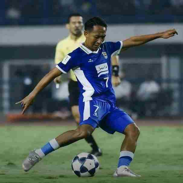 \"Menang di GBLA tapi Tersingkir Dramatis, Persib Bandung Gugur dari AFC Champions League Two\". _IMG_000000_0000009.jpg